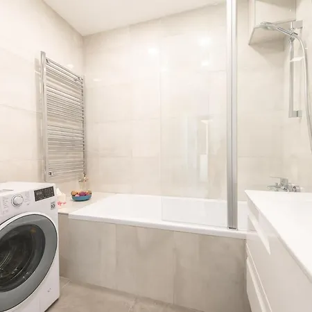 Amora Homes Imperial With Basilika And Castle View Need Reservation For Free Parking Daire